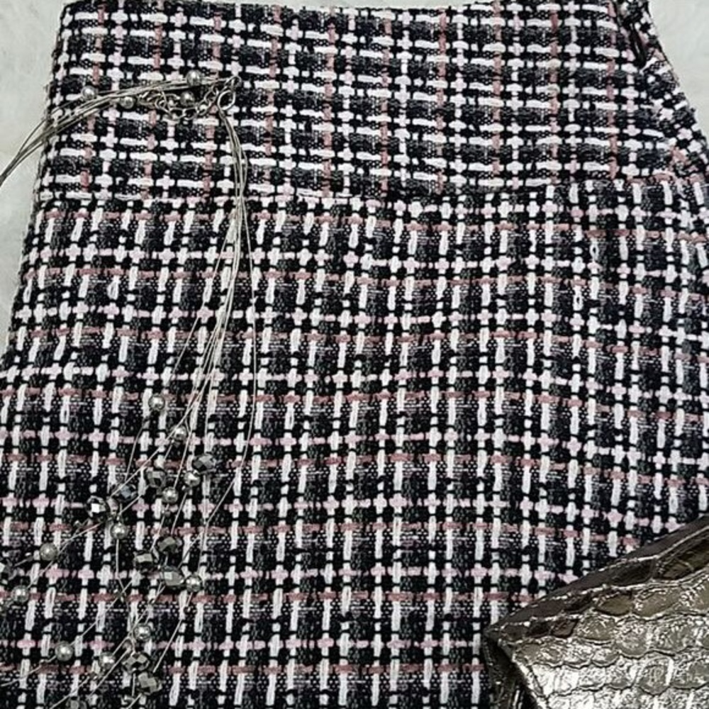 FORENZA SKIRT (NWOT)